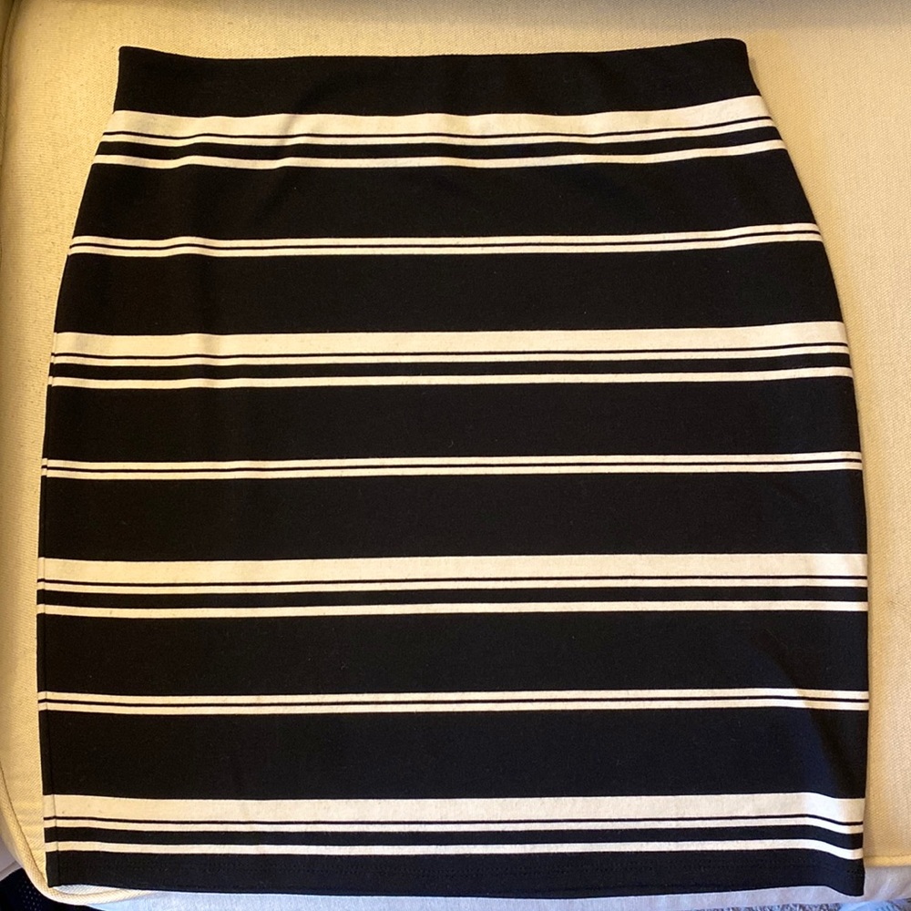 Gently Used black and white striped CB Established in 1962 midi skirt